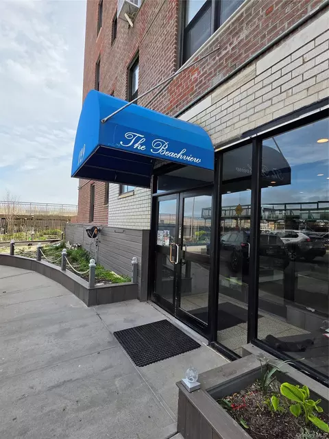 129 Beach 118th St #5A, New York, NY 11694