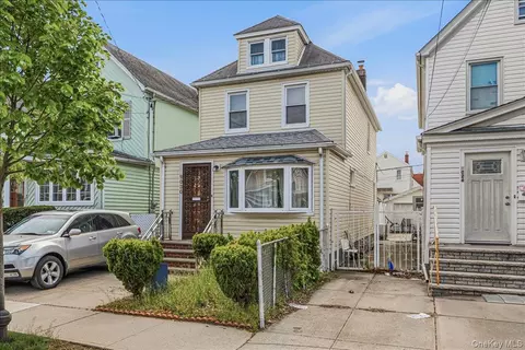 90-30 202th St, New York, NY 11423