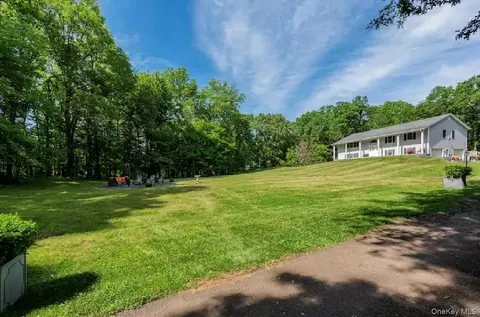 2398 State Route 207, Hamptonburgh, NY 10916