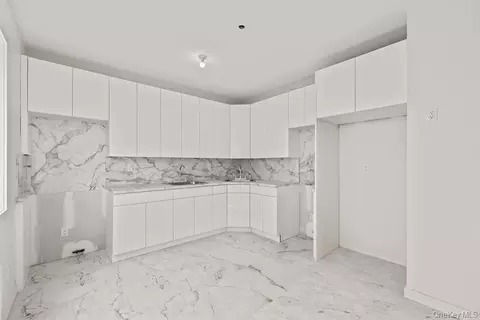 Entry Way - 8 1st St #111, Ramapo, NY 10977 photo 4 of 7