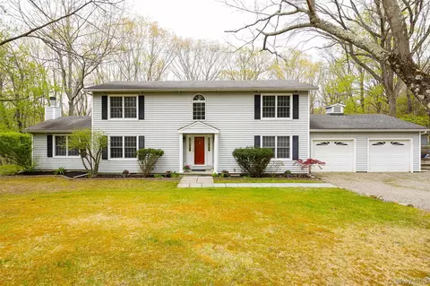 33 Willow Brook Rdg, Clinton, NY 12514