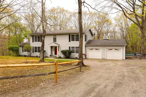 33 Willow Brook Rdg, Clinton, NY 12514