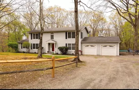 33 Willow Brook Rdg, Clinton, NY 12514