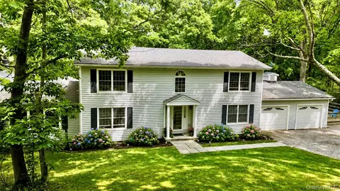 33 Willow Brook Rdg, Clinton, NY 12514