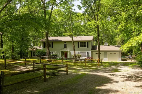 33 Willow Brook Rdg, Clinton, NY 12514