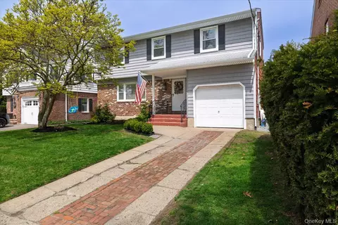 33 Rodney Pl, Rockville Centre, NY 11570
