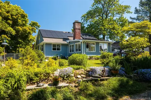 195 Sound Beach Blvd, Sound Beach, NY 11789