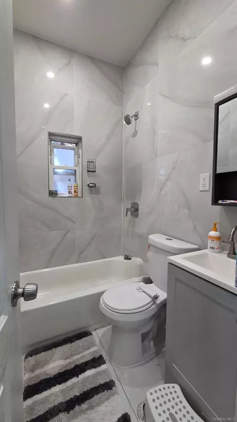 811 E 8th St, Brooklyn, NY 11230 photo 4