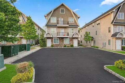 32 Herrick Ave #113, Ramapo, NY 10977