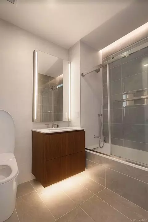 Bath - 35-32 Leavitt St, New York, NY 11354 photo 1 of 1