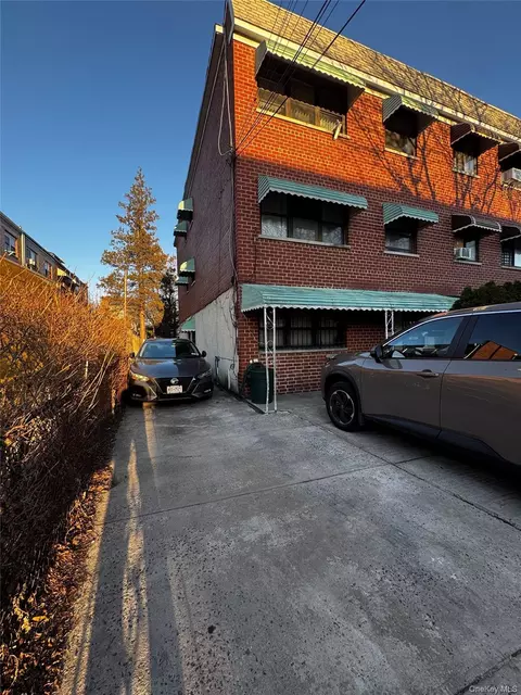 452 Saint Lawrence Ave, New York, NY 10473