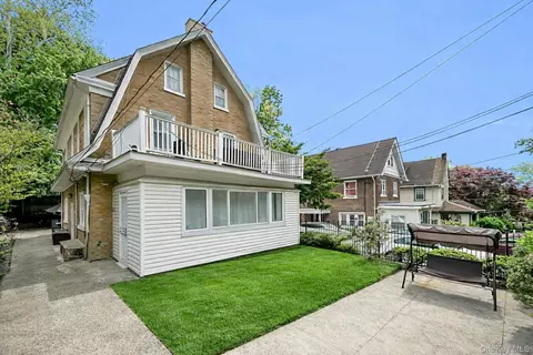 370 Park Hill Ave, Yonkers, NY 10705
