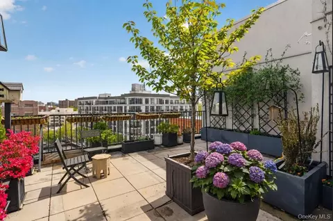 225 E 138th St #PH2, New York, NY 10451