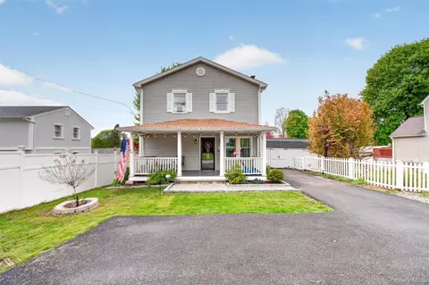 15 Roslyn Rd, Carmel, NY 10512