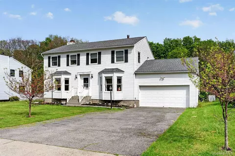 52 Capital Dr, Washingtonville, NY 10992