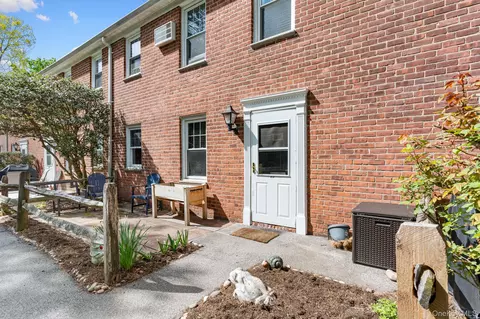100 Cedar St #B34, Greenburgh, NY 10522