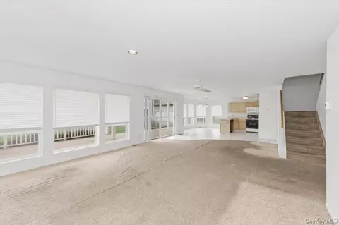 Living - 22 Spinnaker Ln, Brookhaven, NY 11772 photo 1 of 2