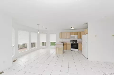 Other - 22 Spinnaker Ln, Brookhaven, NY 11772 photo 3 of 12