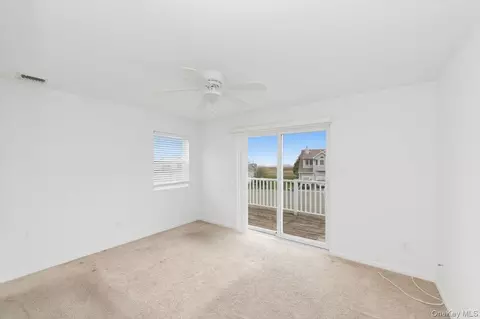 Bedroom - 22 Spinnaker Ln, Brookhaven, NY 11772 photo 6 of 6
