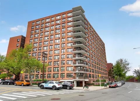 3121 Middletown Rd #7L, New York, NY 10461