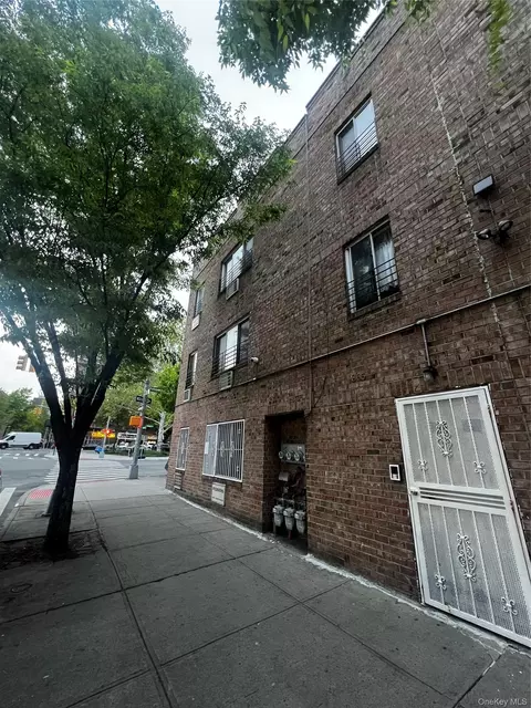 865 E 178th St, New York, NY 10460