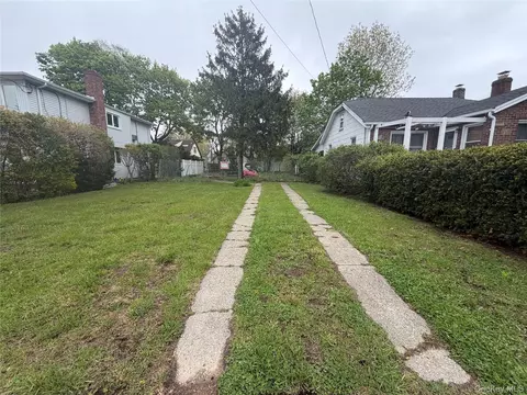 2547 Southard Ave, Hempstead, NY 11572