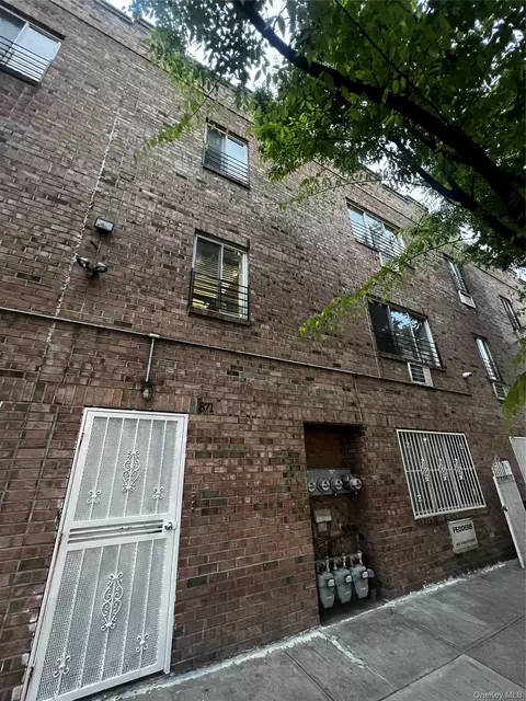 871 E 178th St, New York, NY 10460