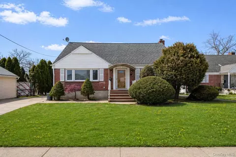 1987 Lakeville Rd, North Hempstead, NY 11040