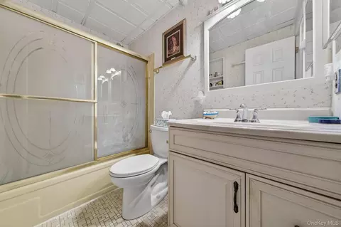 Bath - 20 Oneil Cir, Monroe, NY 10950 photo 2 of 3