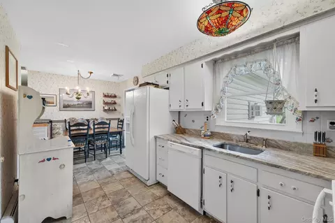 Kitchen - 20 Oneil Cir, Monroe, NY 10950 photo 3 of 3