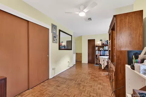 Entry Way - 20 Oneil Cir, Monroe, NY 10950 photo 3 of 4