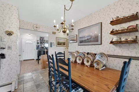 Dining - 20 Oneil Cir, Monroe, NY 10950 photo 3 of 3