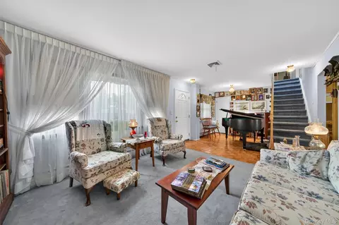 Living - 20 Oneil Cir, Monroe, NY 10950 photo 2 of 5