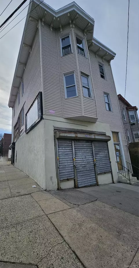 332 Walnut St, Yonkers, NY 10701