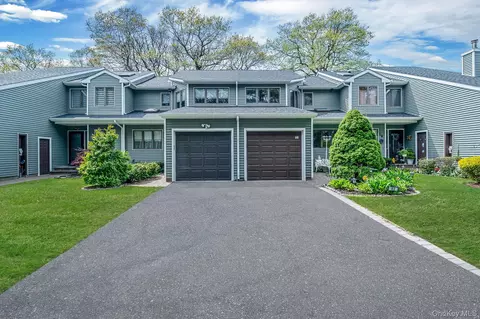 80 Jeremy Cir, Nesconset, NY 11767