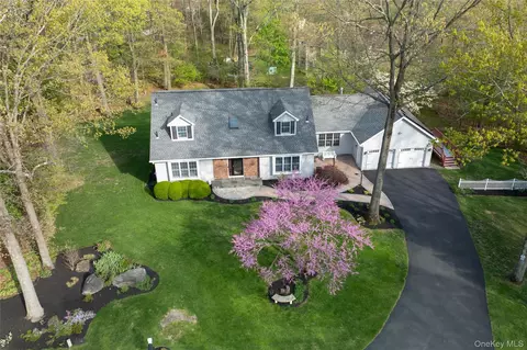 11 E Salem Rd, Fishkill, NY 12524