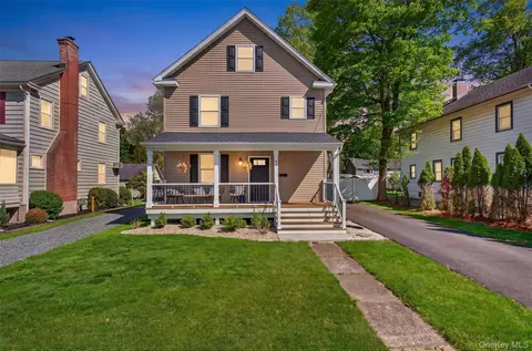 45 Park Ave, Arlington, NY 12603