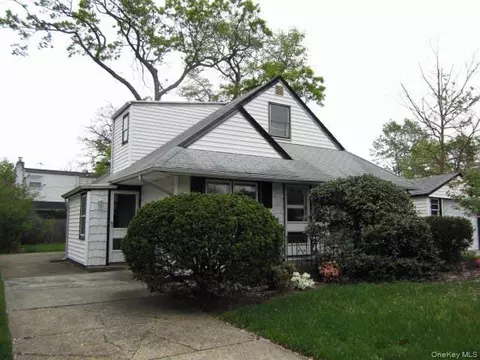 446 Howard Ave, Woodmere, NY 11598