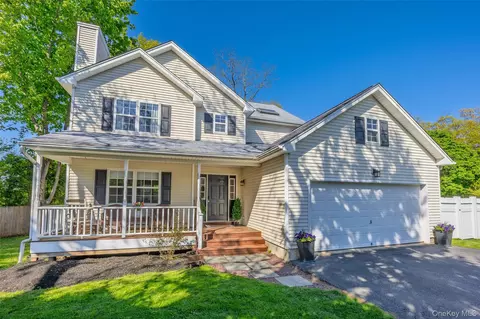 270 Nassau Rd #1, Huntington, NY 11743