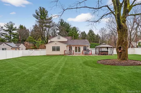 69 S Airmont Rd, Ramapo, NY 10901