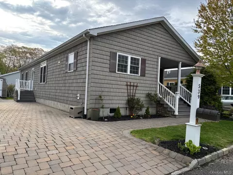 1661 Old Country Rd #539, Riverhead, NY 11901