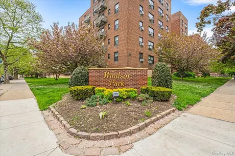 211-02 73rd Ave #4P, Oakland Gardens, NY 11364