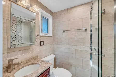 Bath - 16 Phipps Ln, Plainview, NY 11803 photo 1 of 4