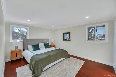 Bedroom - 16 Phipps Ln, Plainview, NY 11803 photo 1 of 3