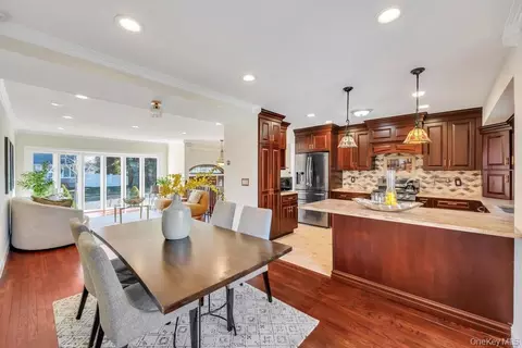 Dining - 16 Phipps Ln, Plainview, NY 11803 photo 1 of 1