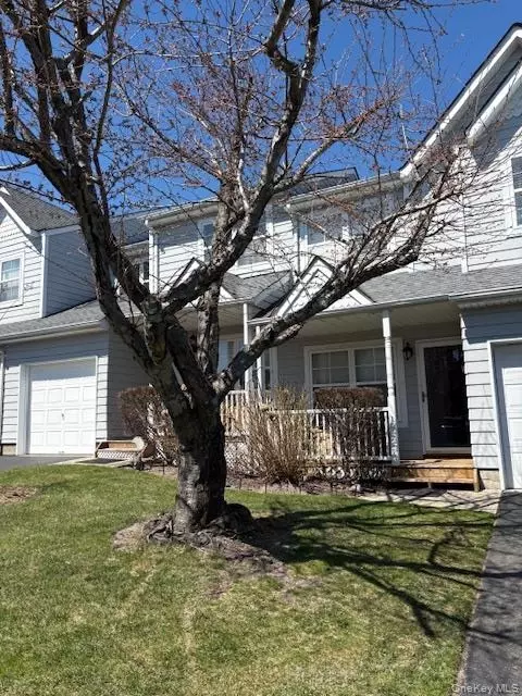 95 Northwood Blvd, Central Islip, NY 11722
