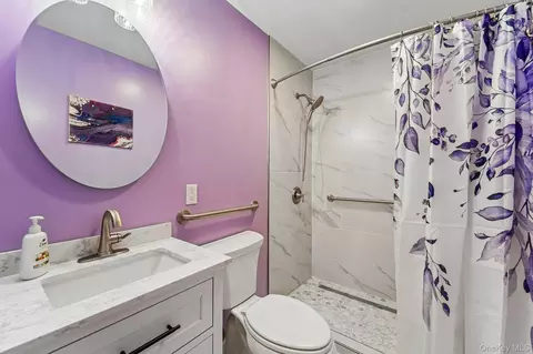 Bath - 841 King St, Peekskill, NY 10566 photo 1 of 1
