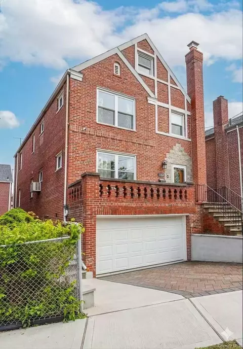 1194 Lydig Ave, New York, NY 10461
