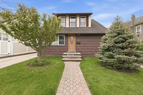 50 Leonard Ave, Freeport, NY 11520