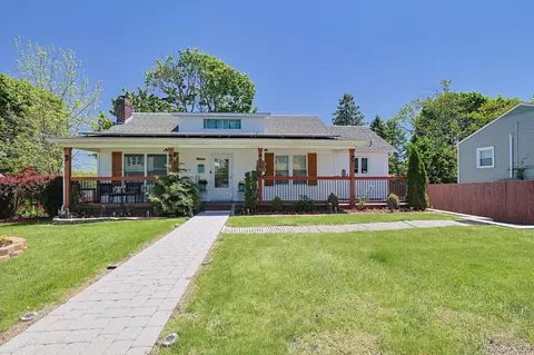 5 Dubois St, Middletown, NY 10940